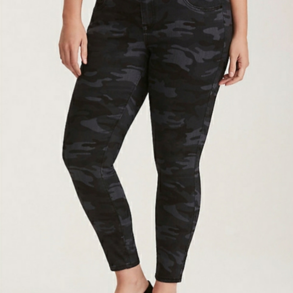 20R Torrid Camo jeggings